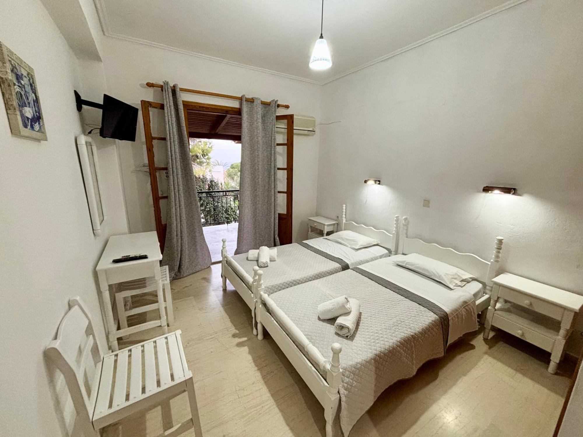 Athina Apartments Argassi Exterior foto